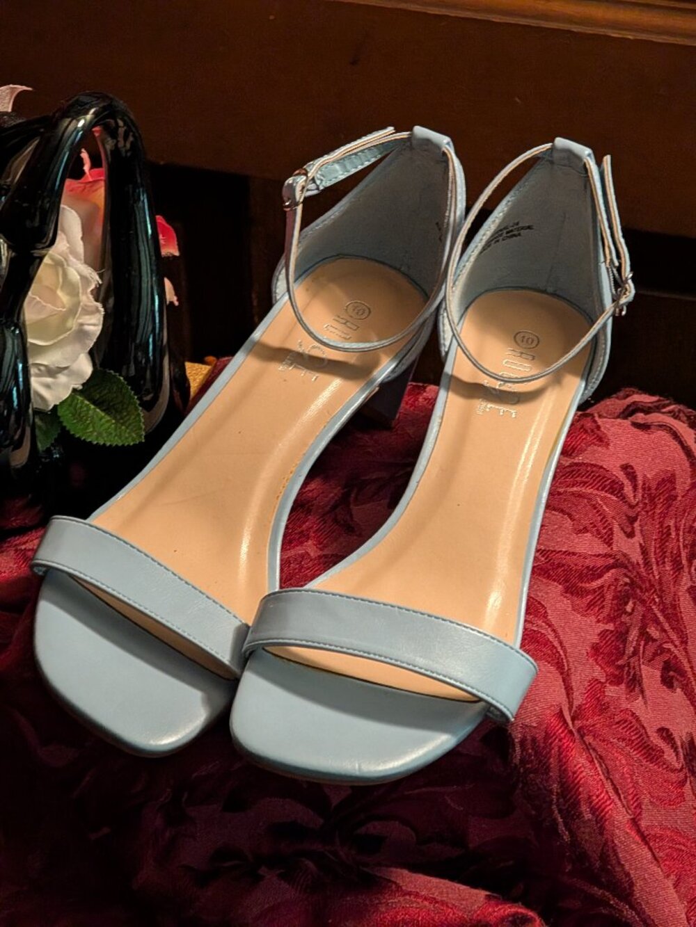 Rouge Sandals Club -Open Toe -Closed heel -Strappy -Flat block Heel -Sz 10